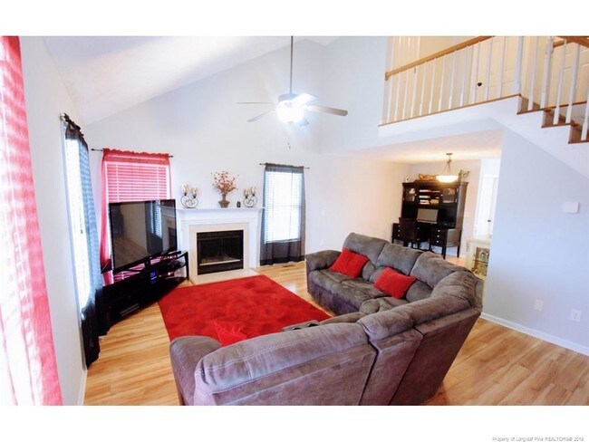 Building Photo - 217 Laketree Blvd