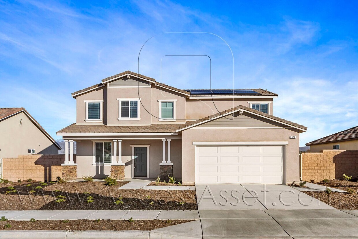 Primary Photo - Stunning 4 Bed/3 Bath Two-Story Home In He...