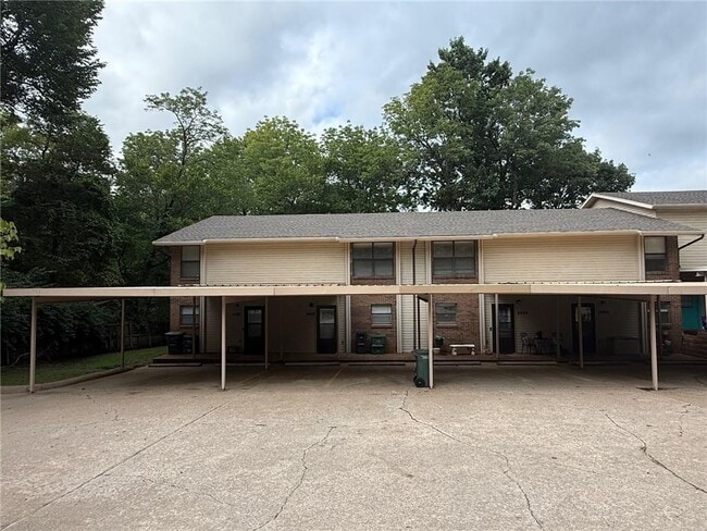 Building Photo - 2462 E Kantz Ln