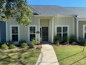 Building Photo - 3010 Stanhope Dr