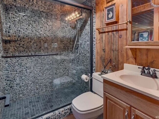 Foto del edificio - 4 Bedroom Single Family Home in South Lake Tahoe