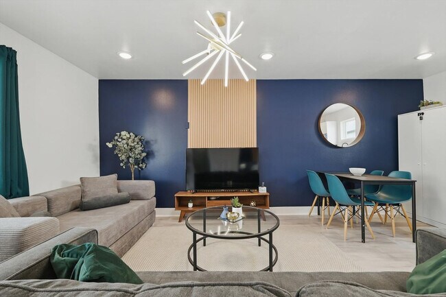 Building Photo - 4416 San Jacinto St