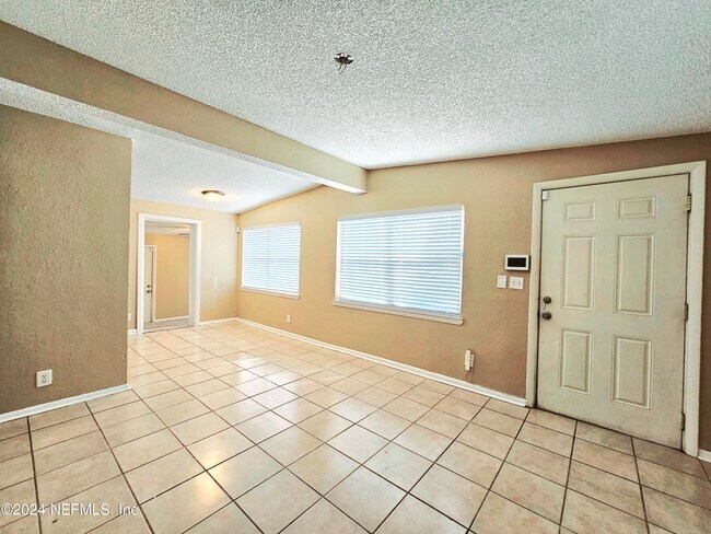 Foto del edificio - 4337 Trenton Dr S