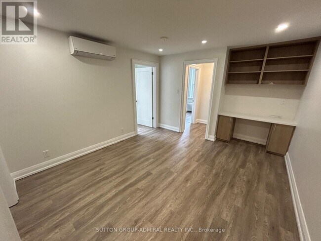 Photo du bâtiment - 448 Spadina Rd