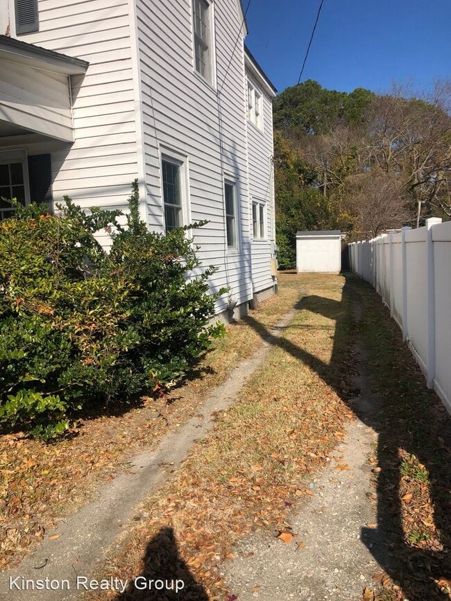Building Photo - 2 br, 2 bath House - 407 W. Vernon Avenue