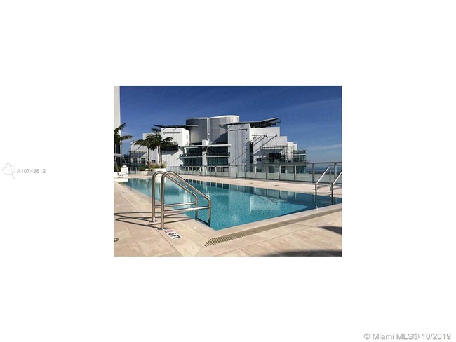 Building Photo - 1300 Brickell Dr