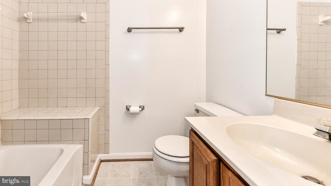 Foto del edificio - 2221E Lovedale Ln