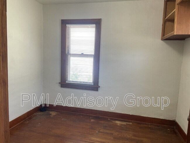 Foto del edificio - 803 NE Green St