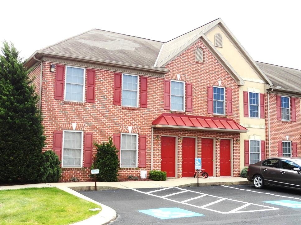 20 Weaver Ave, Ephrata, PA 17522 Apartment for Rent in Ephrata, PA