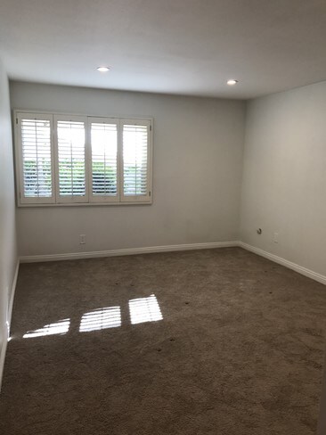 Building Photo - 4748 Park Granada