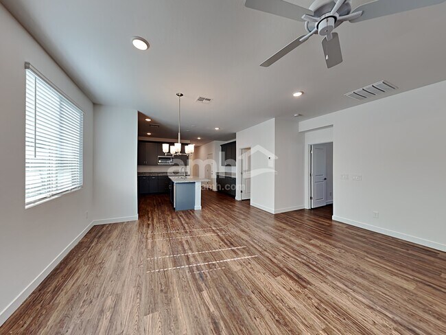 Building Photo - 4313 S 105th Dr