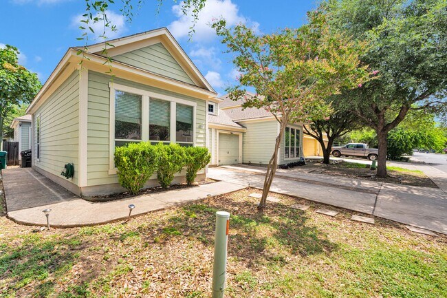 Foto del edificio - Beautiful 3 bedroom townhome available for rent for ASAP move in!!!! Medical Center Area!!!