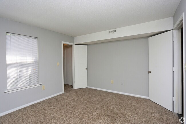 Building Photo - Georgetown Luxury Townhomes and Apartments
