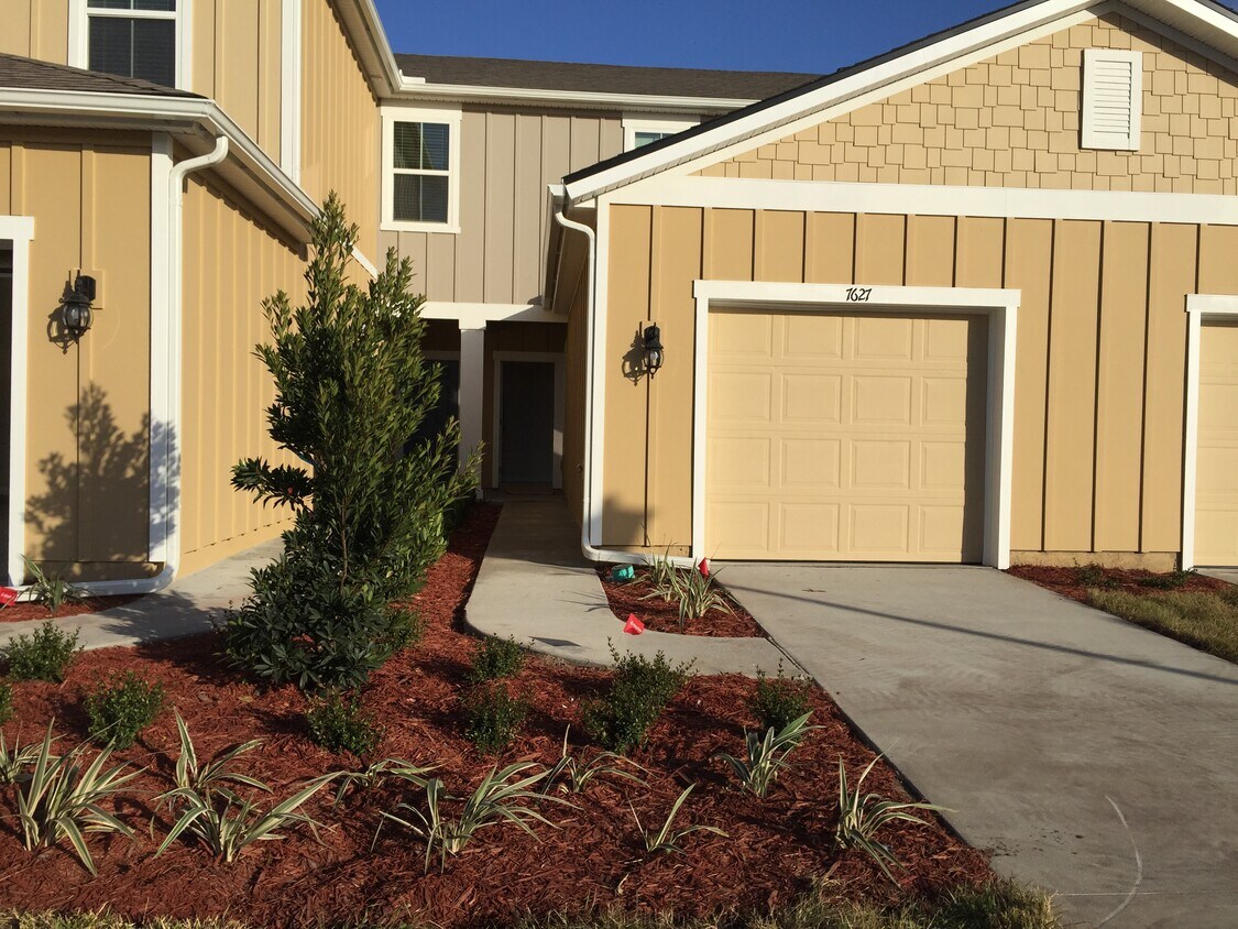 Primary Photo - 7627 Legacy Trl