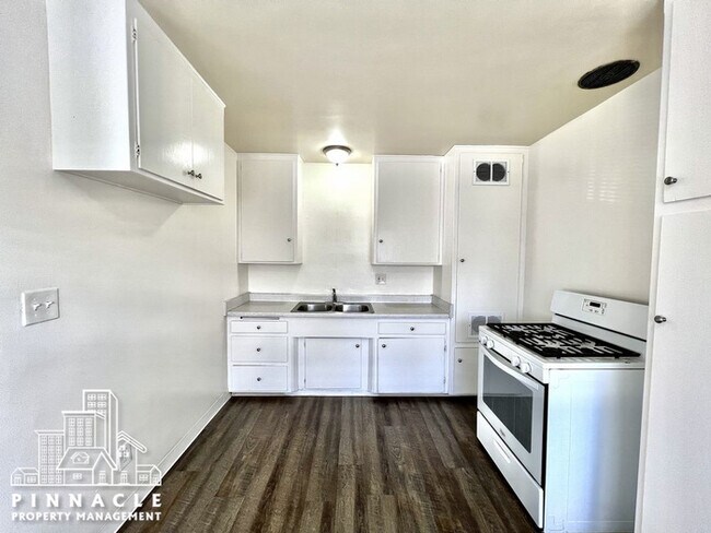 Building Photo - Spacious 2 Bed Apartment For Rent in Torrance