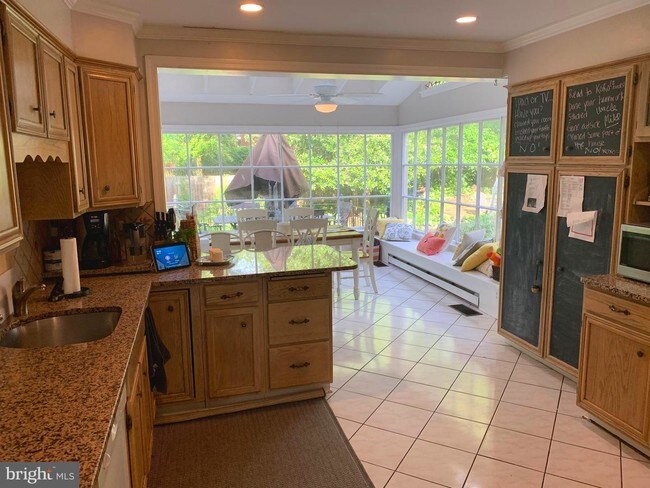 Foto del edificio - 10003 Fernwood Rd