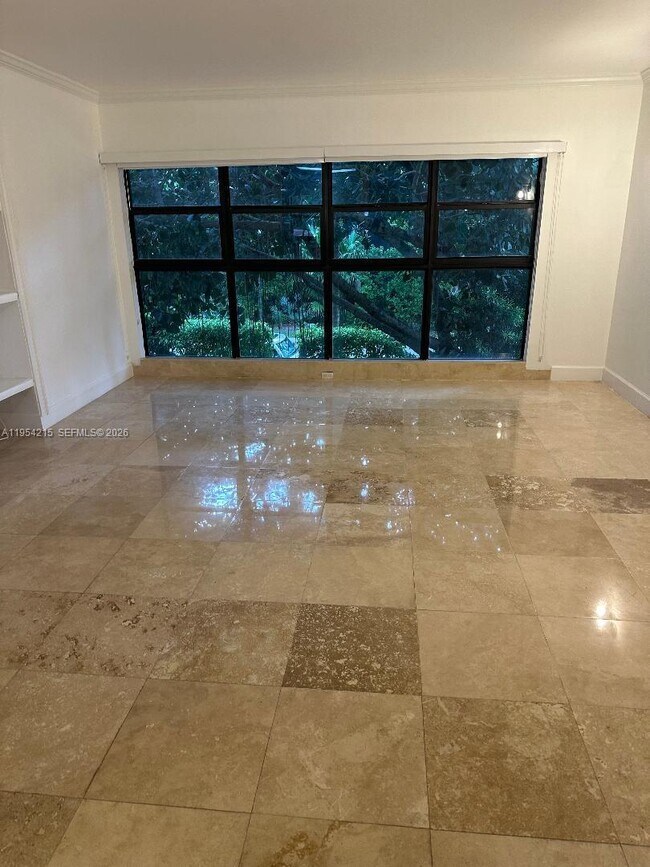 Building Photo - 32 Camden Dr