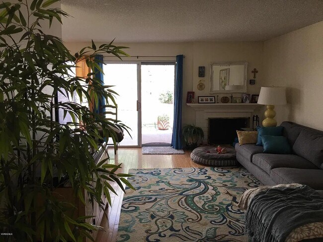 Foto del edificio - 2208 Summerpark Ct