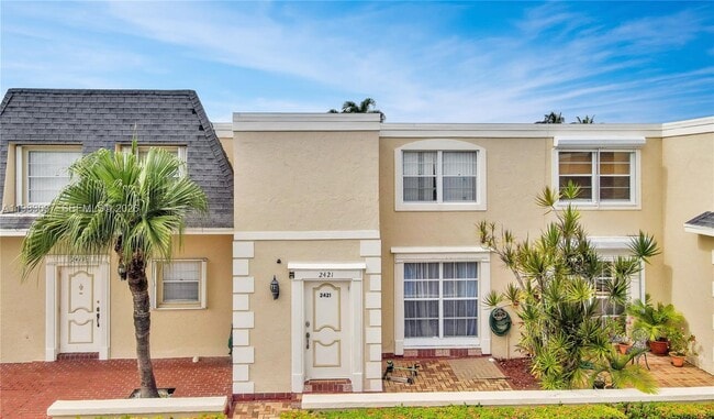 Foto del edificio - 2421 NE 10th St