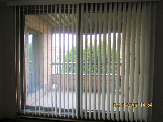 Foto del edificio - 3942 N Oakland Ave