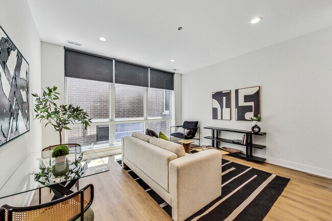 Foto del edificio - 3449 N Ashland Ave