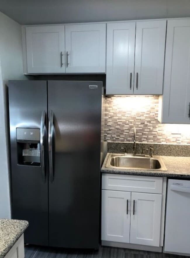 Foto del edificio - 7369-7371 Fulton St, San Diego, CA 92111
