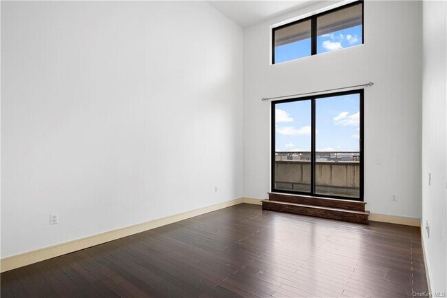 Building Photo - 25 Leroy Pl