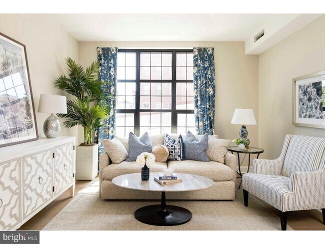 Building Photo - 218 Arch St