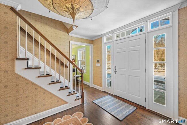 Foto del edificio - 61 Bittersweet Ln