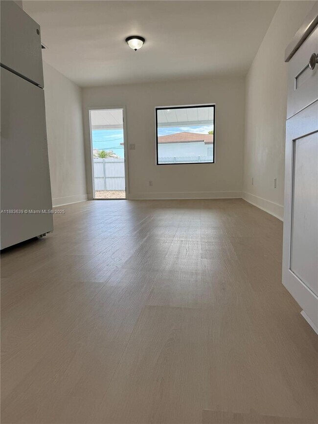 Foto del edificio - 2803 SW 21st St