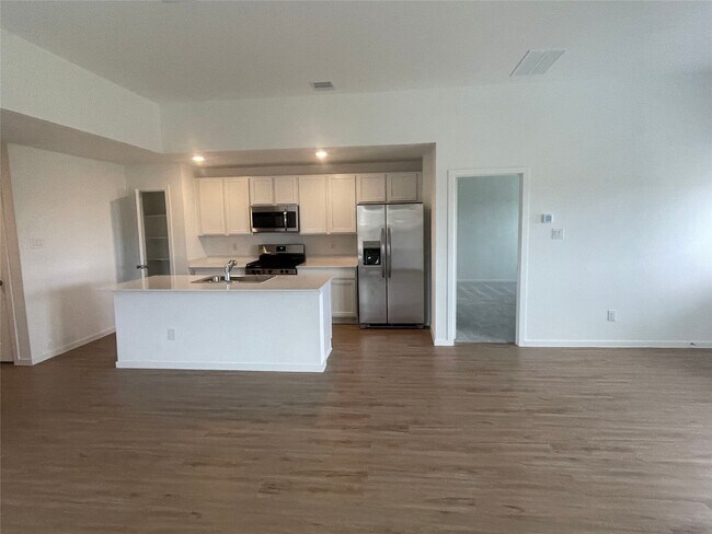 Building Photo - 827 Rosewood Trl