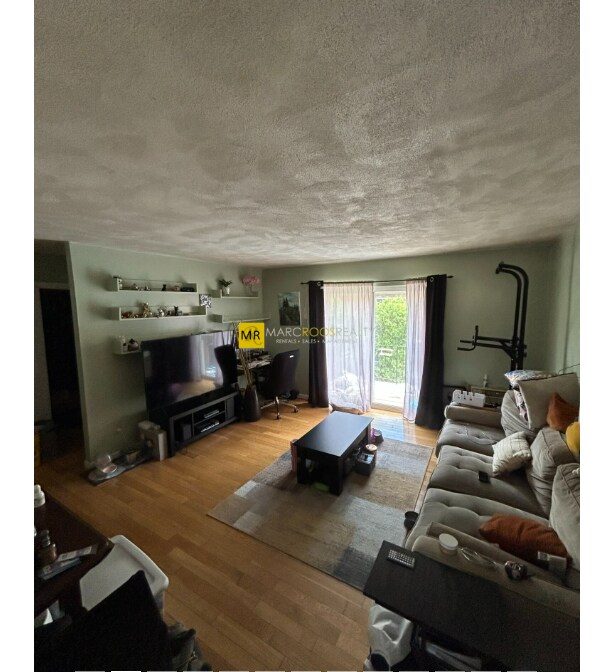 Primary Photo - 33 Westgate Rd
