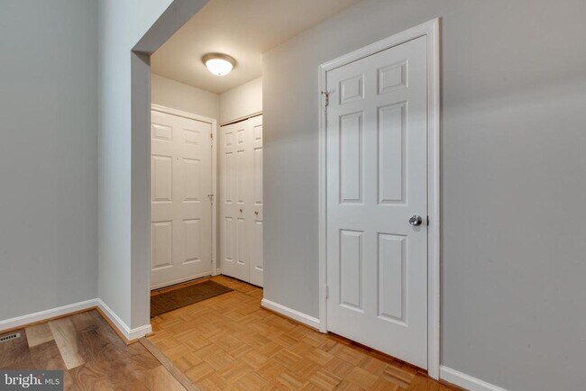 Building Photo - 3570 Lowlen Ct