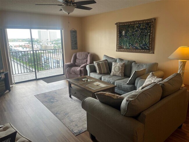 Foto del edificio - 7300 Sun Island Dr S