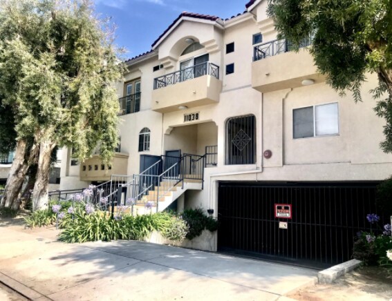 Primary Photo - 11038 Camarillo St