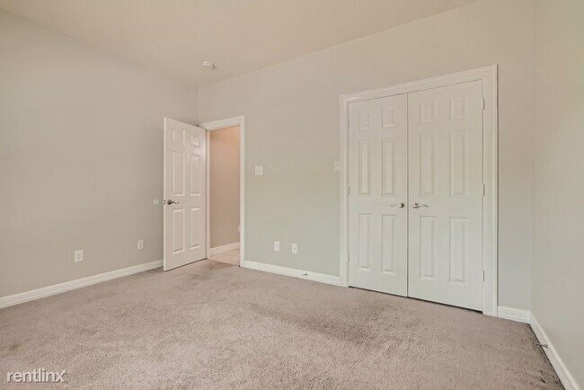 Building Photo - 3 br, 2.5 bath House - 1026 South Commons ...