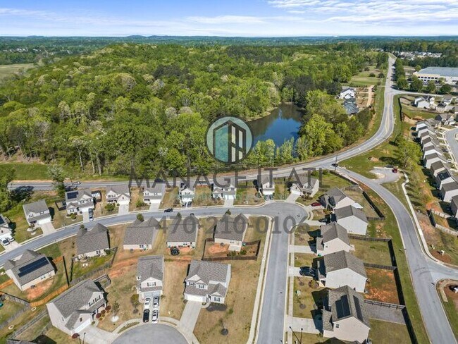 Building Photo - Beautiful 4 Bed & 2.5 Bath House in Pender...