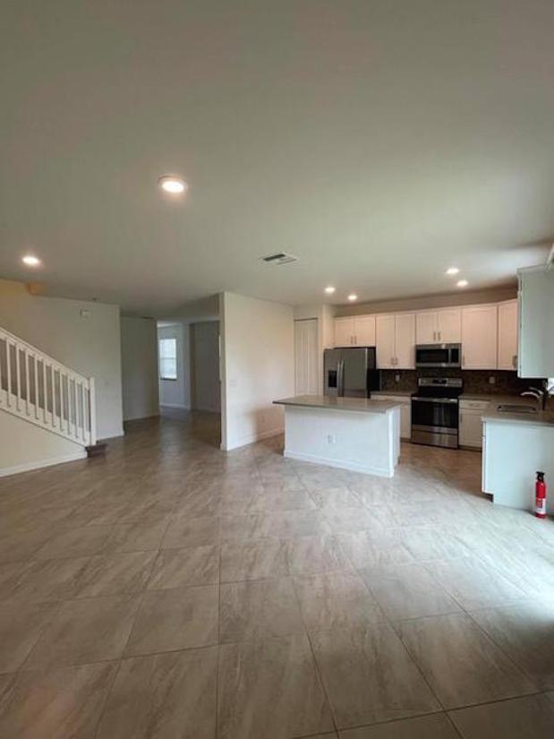 Building Photo - 12932 Anthorne Ln