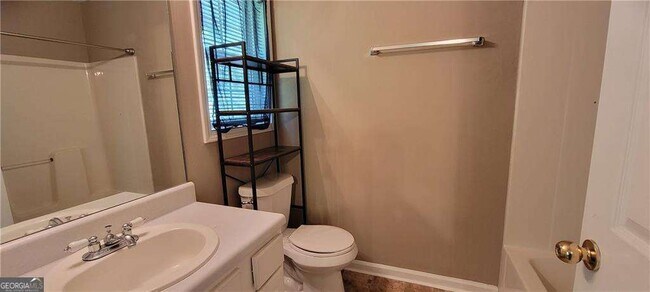 Foto del edificio - 2325 Shady Grove Rd