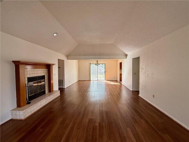 Building Photo - 9 Dunedin Dr