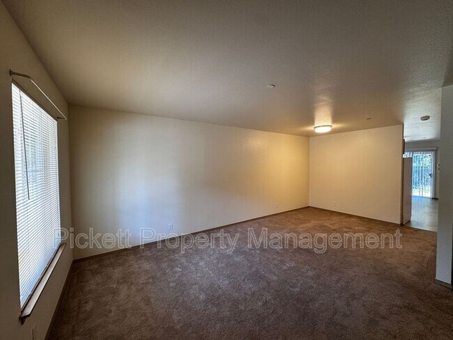 Foto del edificio - 680 Northpark Ln