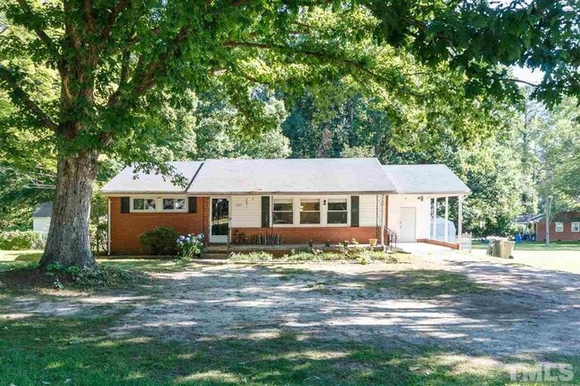 Front of house - 1225 Southerlund Rd