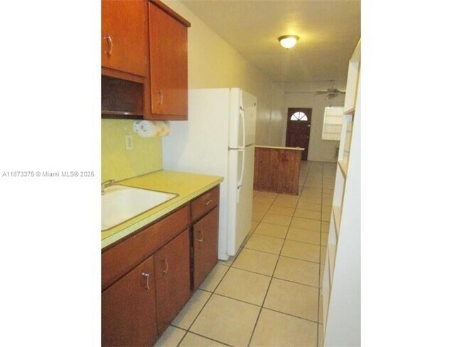 Foto del edificio - 7625 Harding Ave