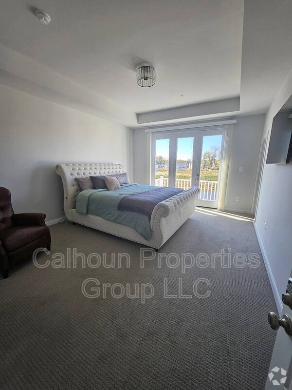 Building Photo - 605 Glenn Lk Dr