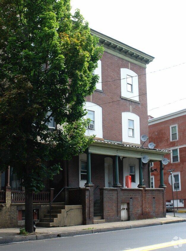 Building Photo - 225 E Sunbury St