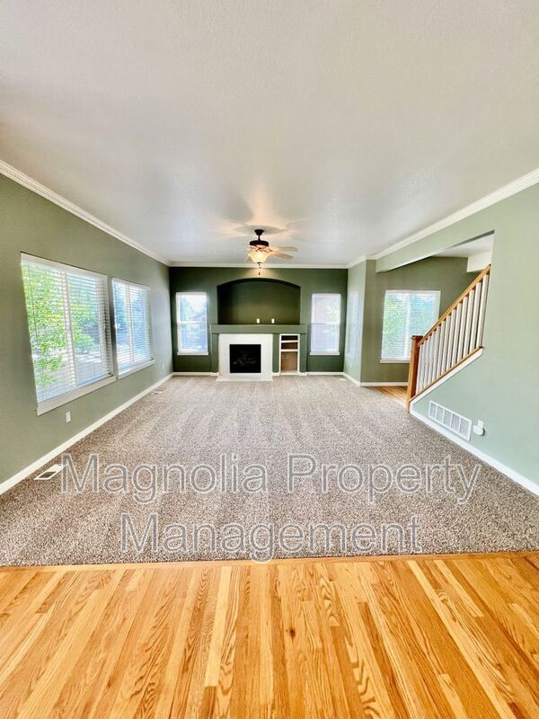 Building Photo - 9539 Pinebrook Way