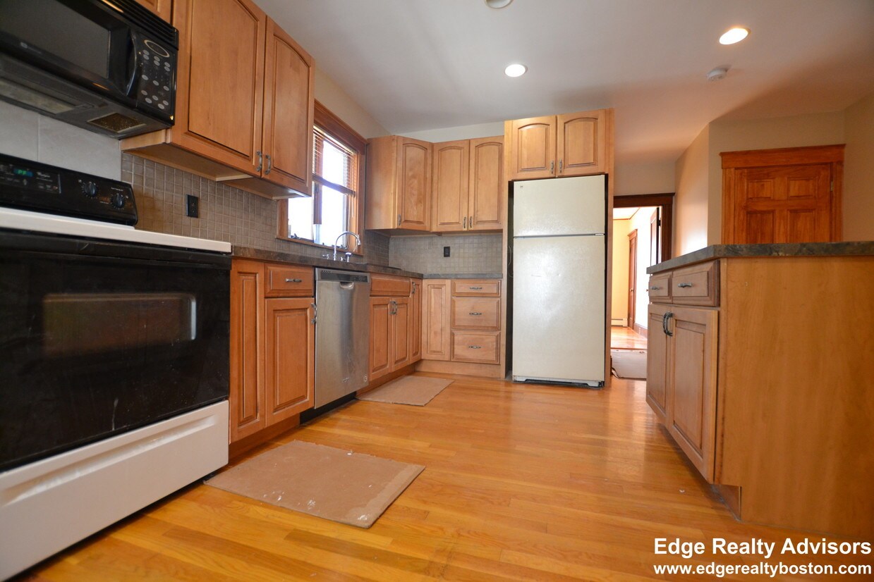 Primary Photo - 151 Tremont St