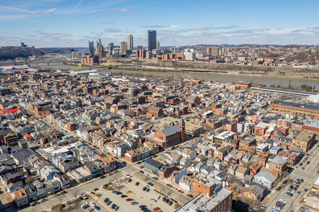 Building Photo - 2015 Jane St