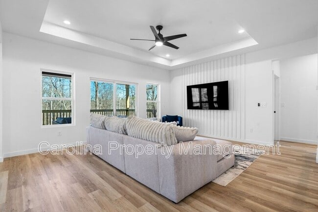 Foto del edificio - 115 Brentwood Dr