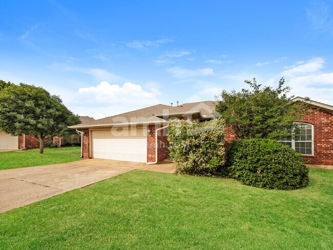 Building Photo - 4129 Queens Dr